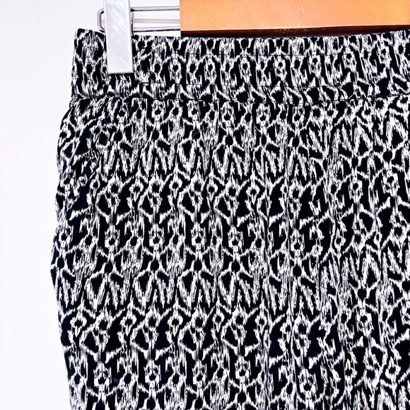 SIMONS Black & White Printed Lightweight Pants | Small * - Picture 6 of 9